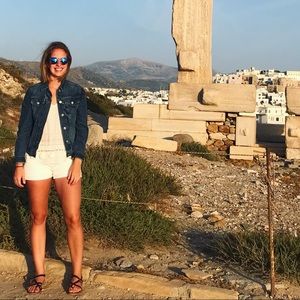 Meet your Posher, Caroline